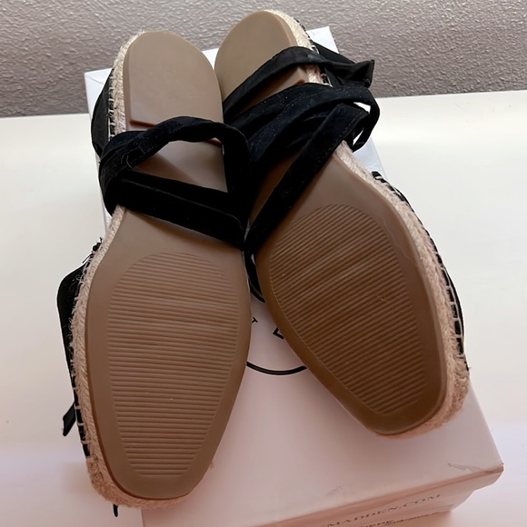 NIB Steve Madden Rosette Black Suede Espadrilles Size 6.5 - Picture 5 of 5